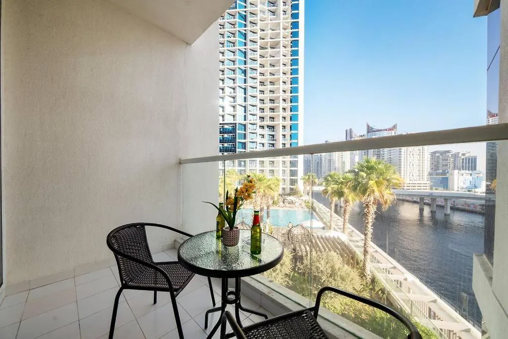 Damac Maison Prive - Lake View Dubai Apartment