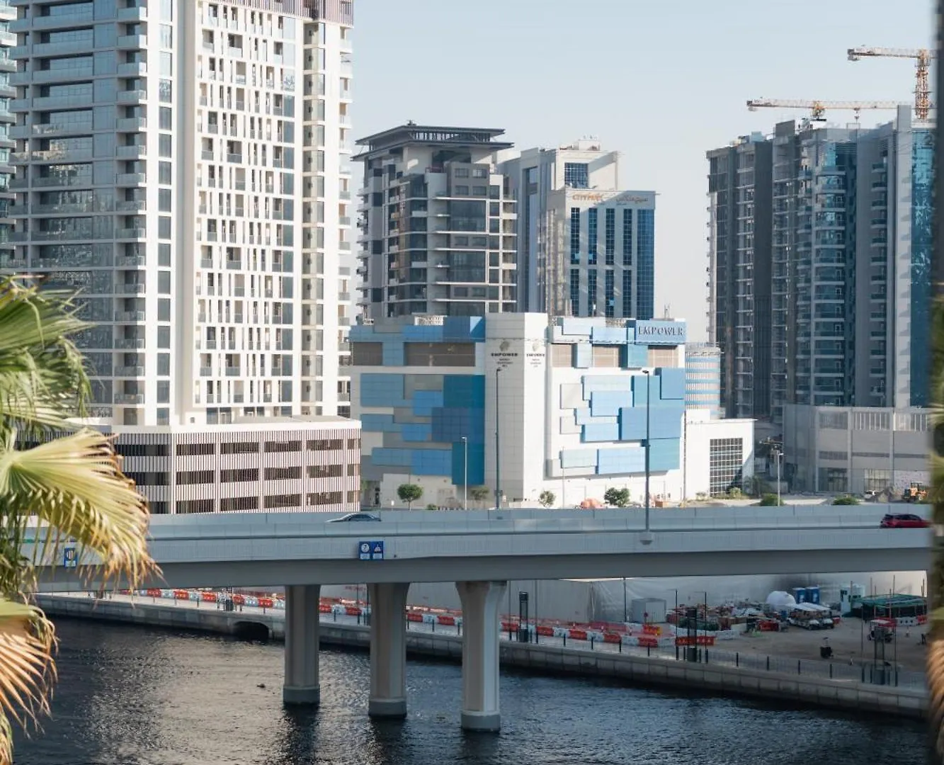 Apartment Damac Maison Prive - Lake View Dubai